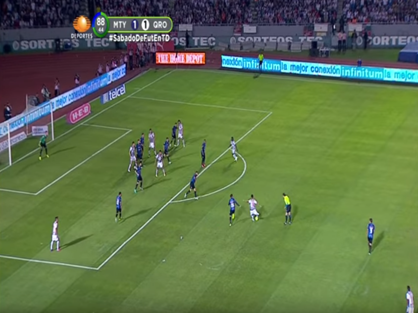 Once he had a sight on goal, Cardona unleashed a powerful attempt towards the Querétaro net.