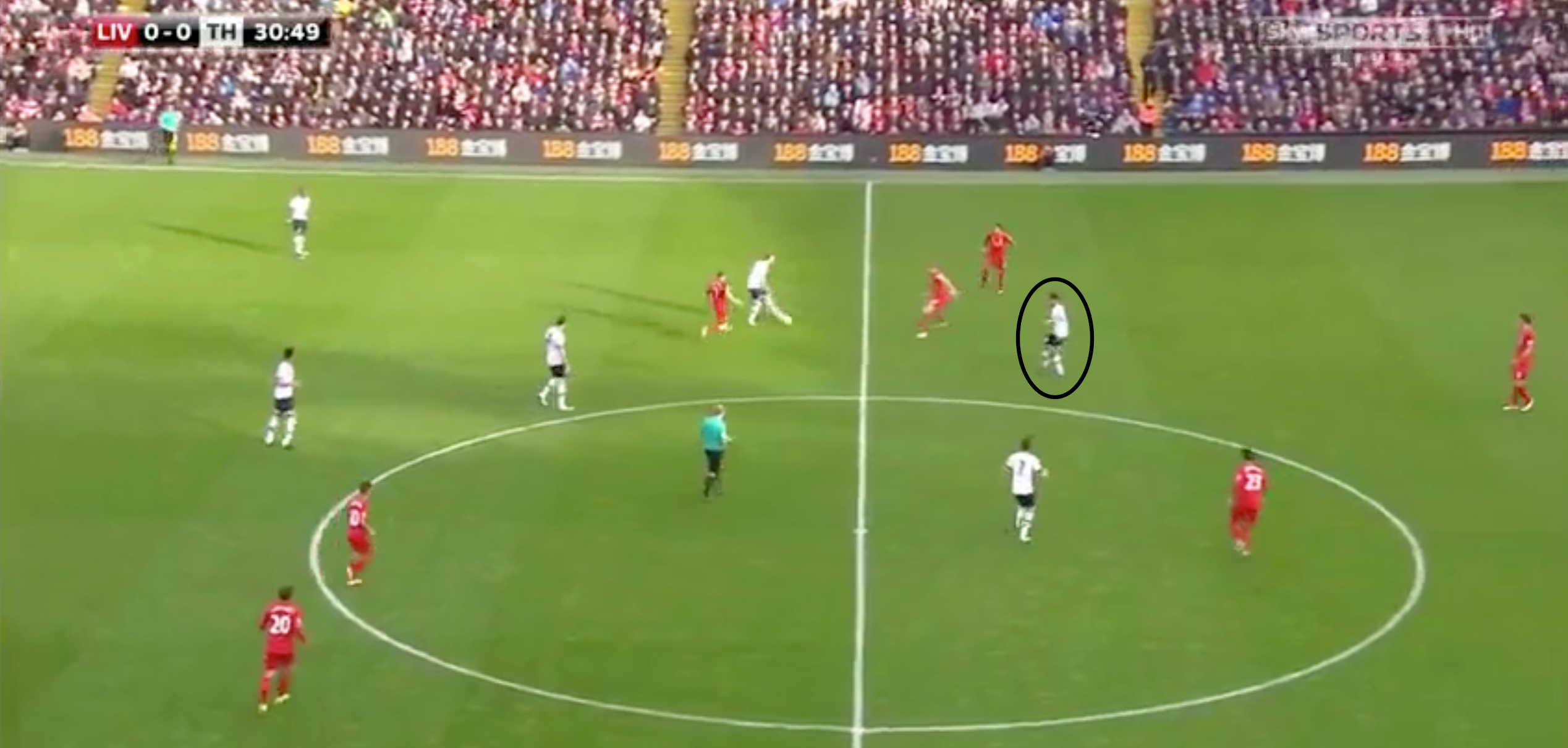 In a separate example, Alli is in another potentially good position between the lines.