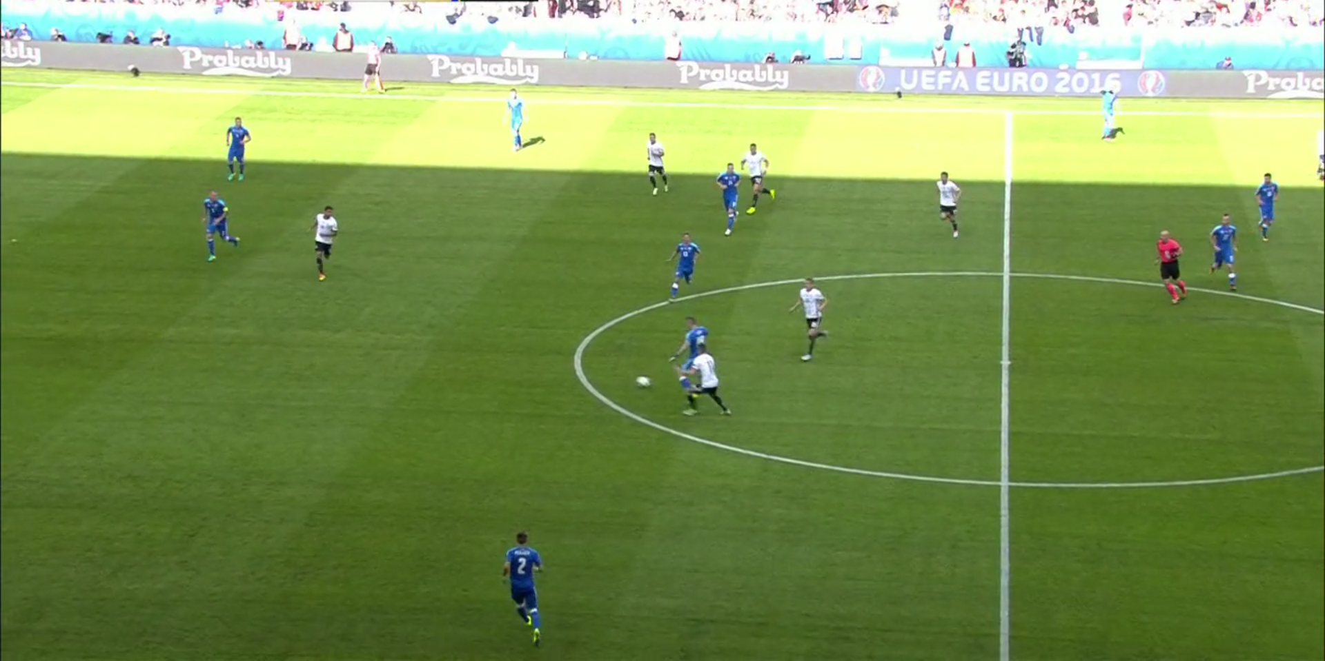 German midfielders pressing early in the center of the field.