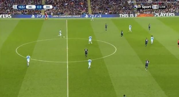 Otamendi brings the ball up the pitch with Fernando static and not compensating for his movement